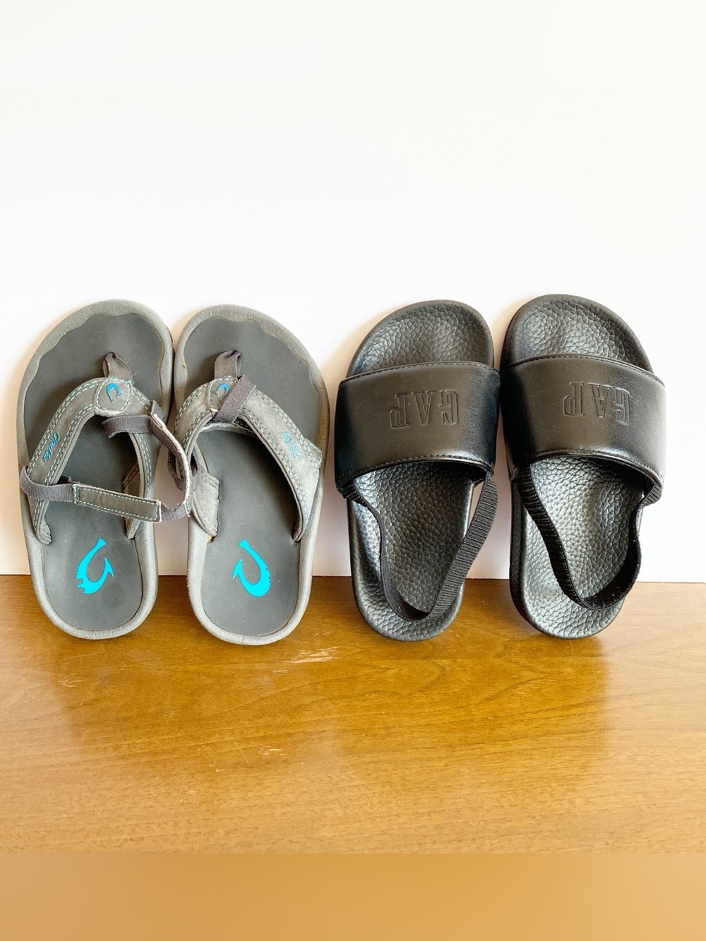 2 Olukai Ohana GAP Sandals Toddlers Kids Size 9/10 Flip Flops Shoes Slides Lot